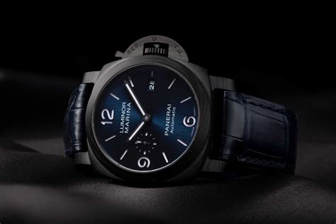 Time Trial: Panerai Luminor Marina Carbotech Blu Notte PAM01664.